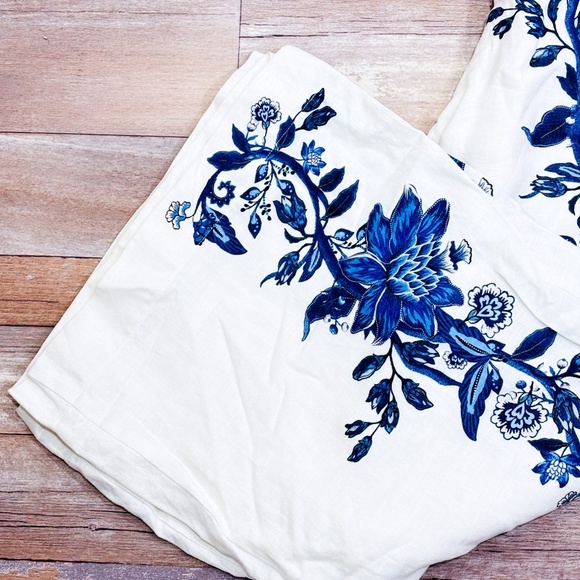 ✨HOST PICK ✨ FARM RIO Cream and blue floral linen wide leg pants - Picture 3 of 8